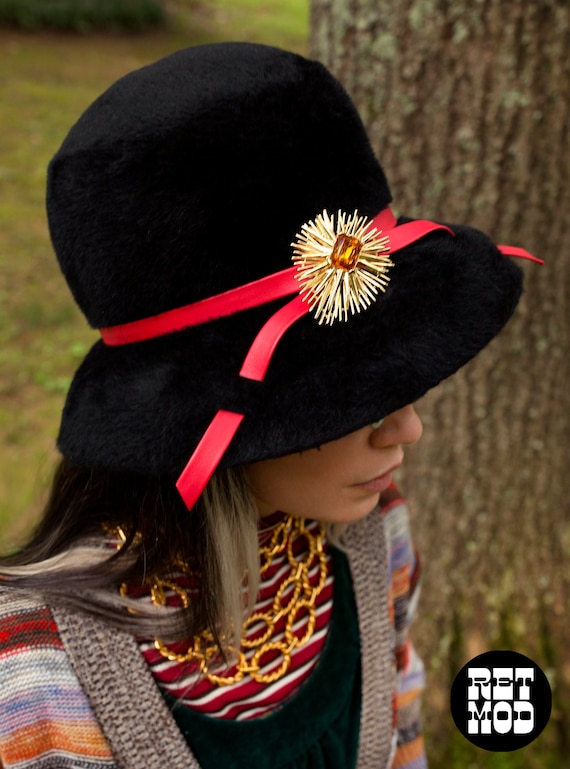 Mod Vintage 60s 70s Black Fuzzy Bucket Hat With Red Vinyl  display picture 2