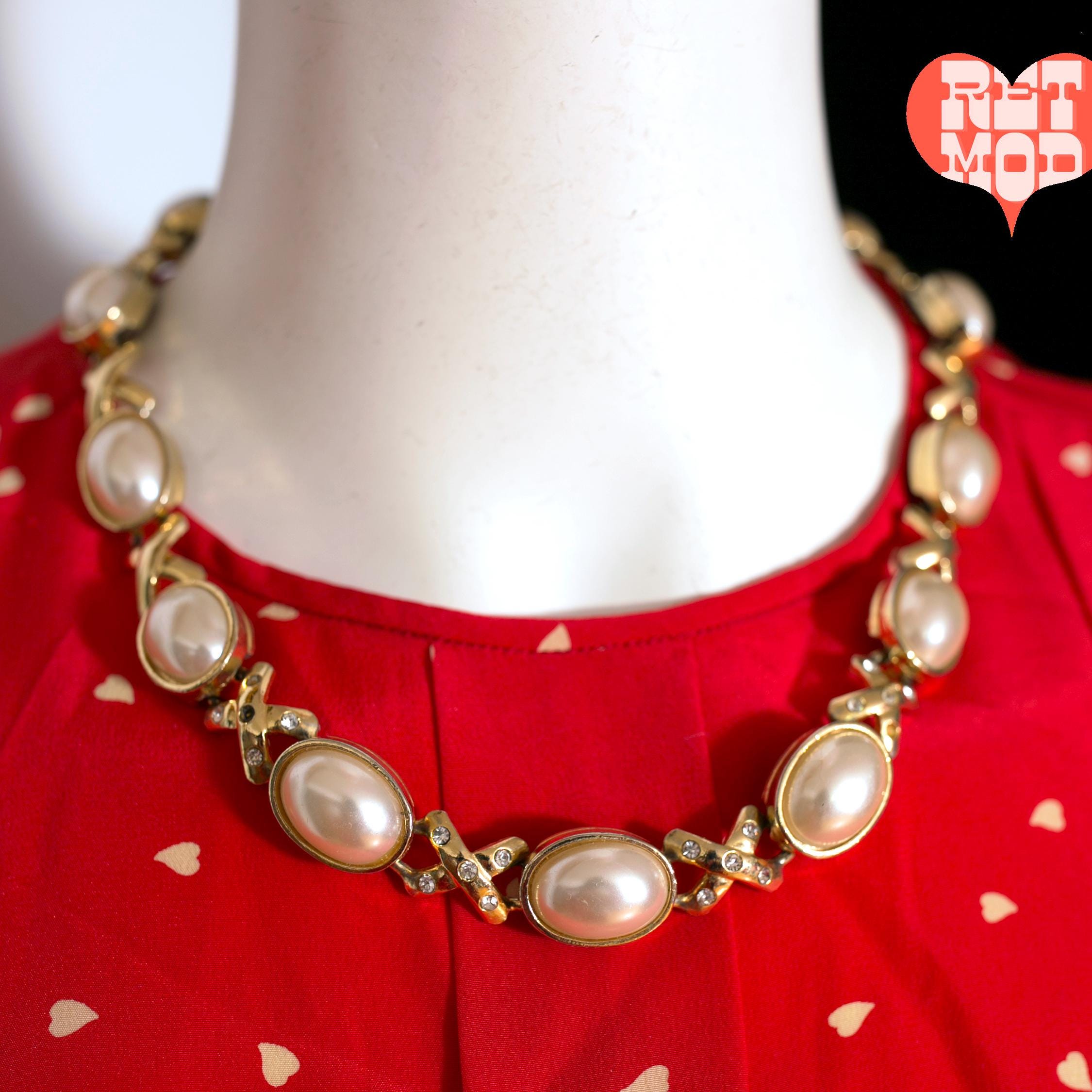 ♡lovely♡ Lovely Vintage 80s 90s Gold & Pearl XO Love Necklace With