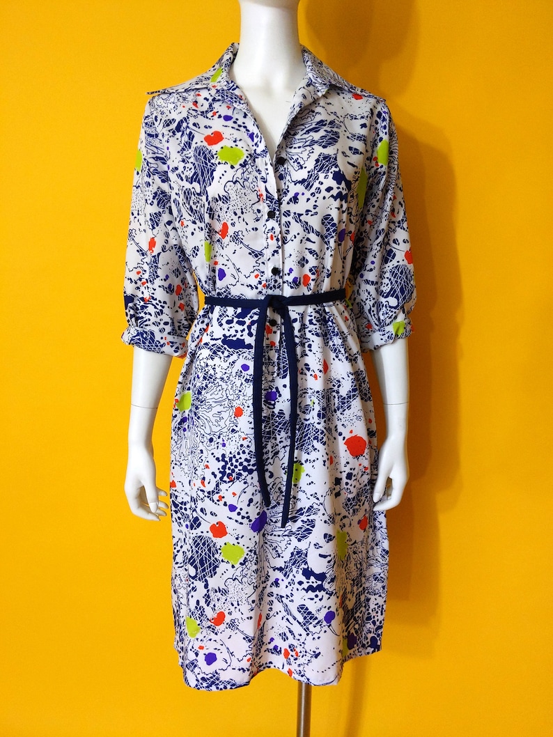 Interesting Vintage 60s 70s Blue White Abstract Pattern Shirt Dress by Shapely Classic image 2