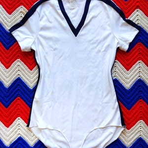 DEADSTOCK Vintage 70s 80s White with Navy Trim Two-Piece V-Neck Leotard & Shorts SET image 3