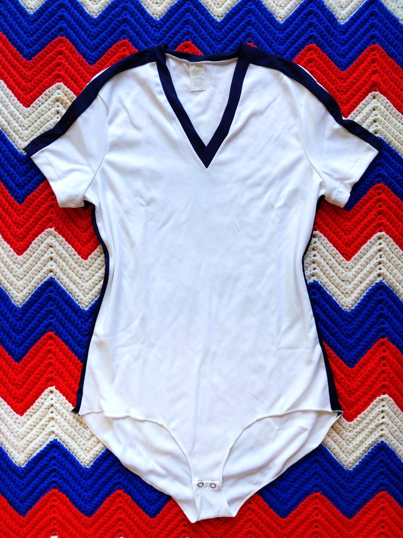 DEADSTOCK Vintage 70s 80s White with Navy Trim Two-Piece V-Neck Leotard & Shorts SET image 3