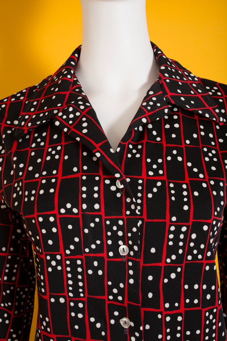 Domino Novelty Print Incredible Pop Art Vintage 60s 70s Black Red White Button Down Fitted Shirt Top