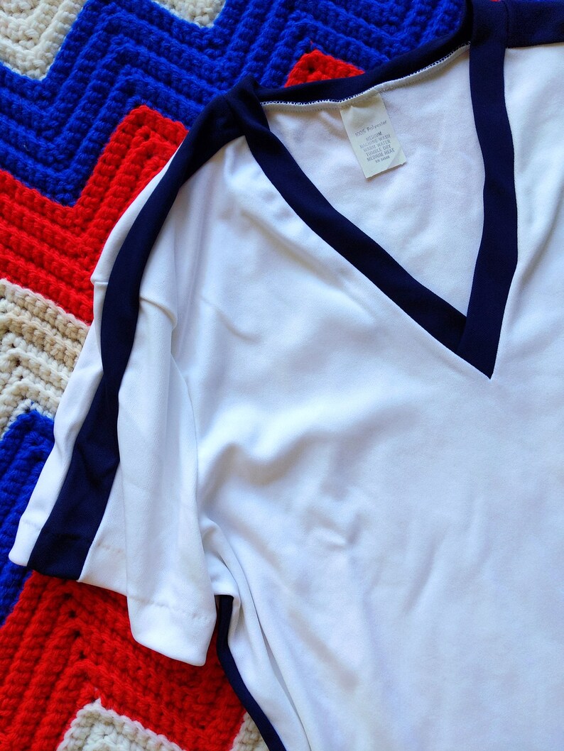 DEADSTOCK Vintage 70s 80s White with Navy Trim Two-Piece V-Neck Leotard & Shorts SET image 4