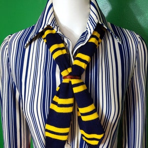 Unique Vintage 60s 70s Navy Blue & Yellow Stripe Soft Acrylic Neck Tie Scarf image 6