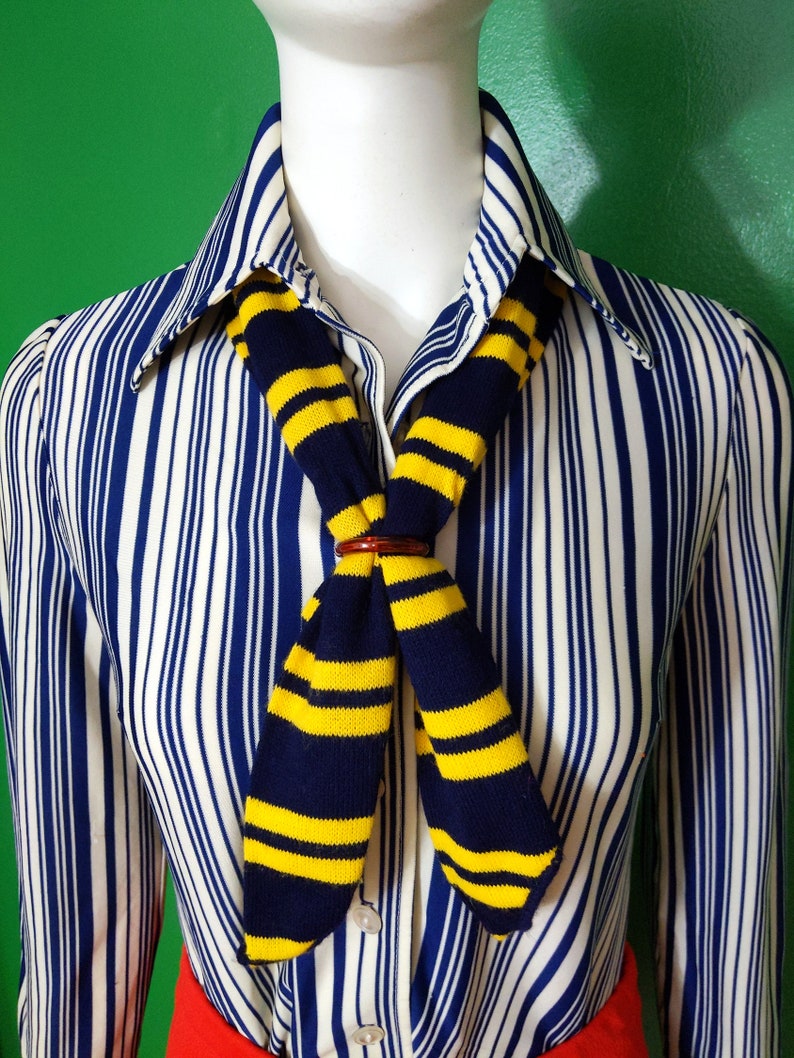 Unique Vintage 60s 70s Navy Blue & Yellow Stripe Soft Acrylic Neck Tie Scarf image 6