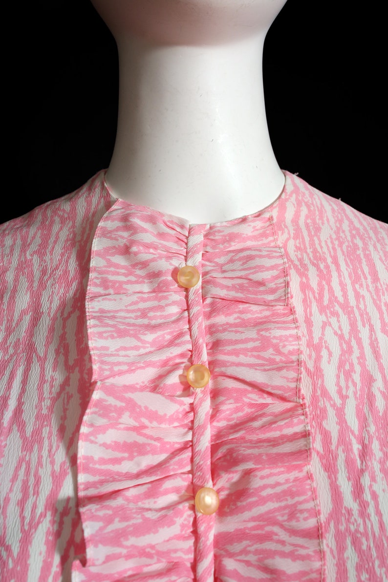 So Precious Vintage 60s 70s Pink /& White Brutalist Abstract Print Shift Dress with Huge Ruffle