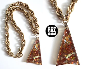 Interesting Vintage 40s 50s Brown Confetti Lucite Triangle Pendant Necklace