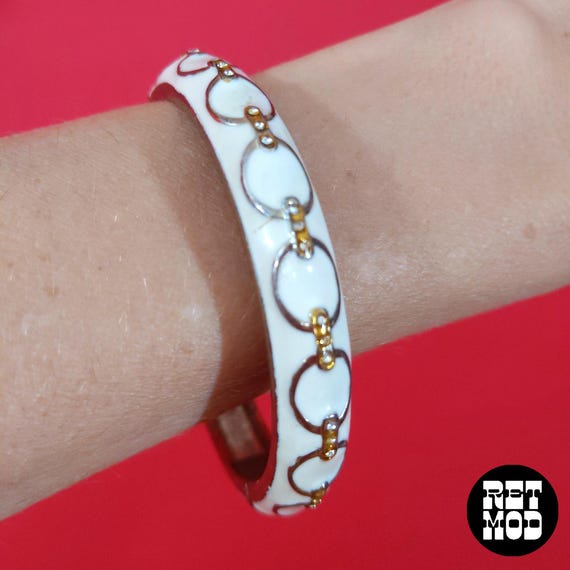 Chic White Metal Chain Link Patterned Clamper Met… - image 1