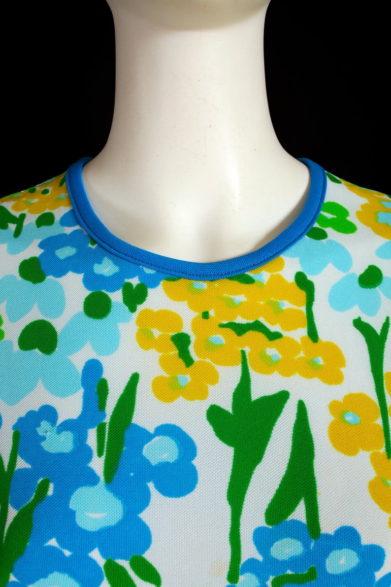 Fun Vintage 60s 70s Blue Yellow Green White Floral Poly Dress