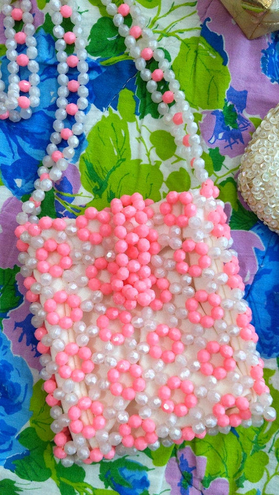 Cute Vintage Neon Light Pink & Pearl Beaded Mini … - image 4