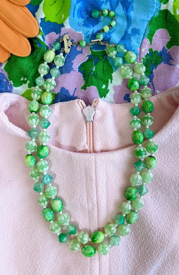 Lovely Vintage 50s 60s Green Beaded 2-Strand Neck… - image 8