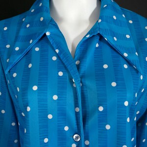 Pop Art Vintage 70s Blue & White Polka Dot Long Sleeve Collared Button Down Shirt PLUS SIZE image 4