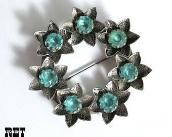Lovely Vintage Aquamarine Rhinestone Flower Wreath Brooch