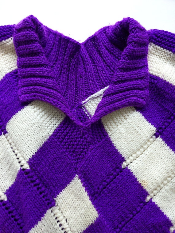 GORGEOUS Vintage 60s 70s Purple & White Stripe Kn… - image 5