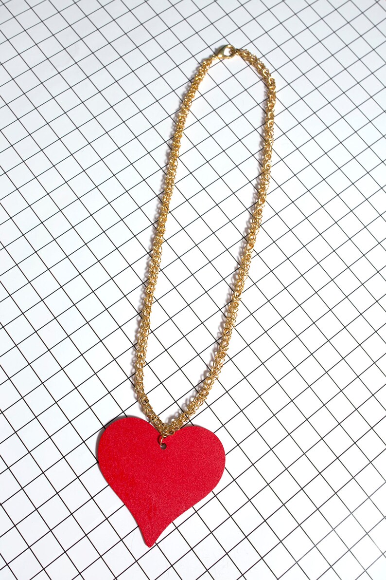 Groovy Vintage 70s 80s Chunky Gold Chain Pendant Necklace with Red Wood Heart Pendant image 6