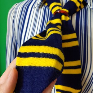 Unique Vintage 60s 70s Navy Blue & Yellow Stripe Soft Acrylic Neck Tie Scarf image 5