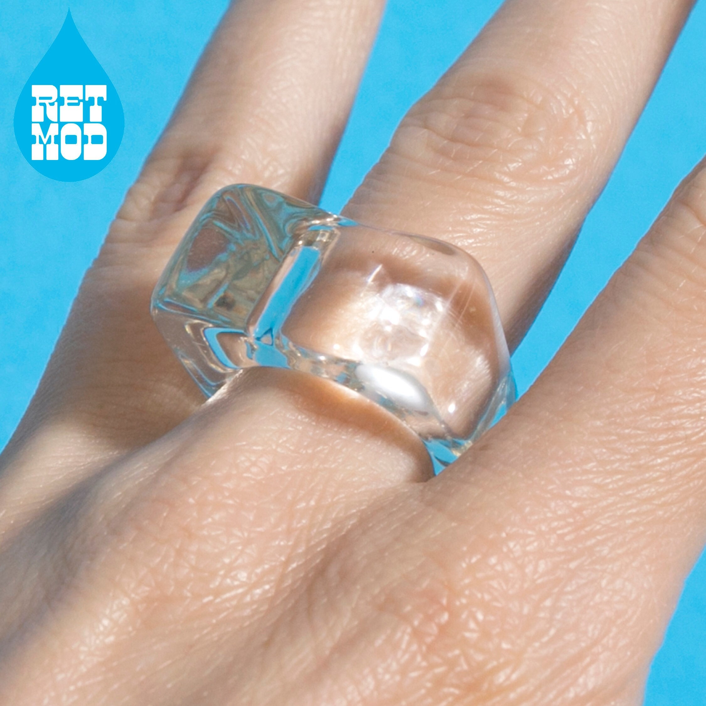 Beautiful Vintage Clear Lucite Statement Ring 