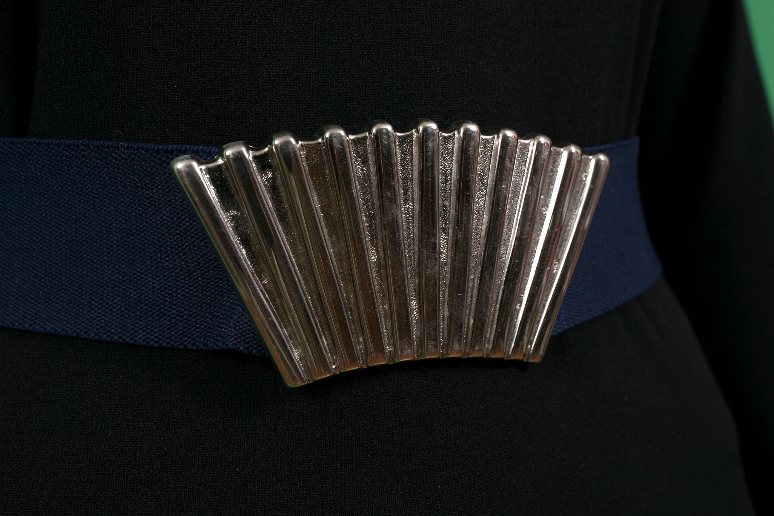 Vintage 70s 80s Navy Blue Stretch Belt With Silver Fan Metal  display picture 1