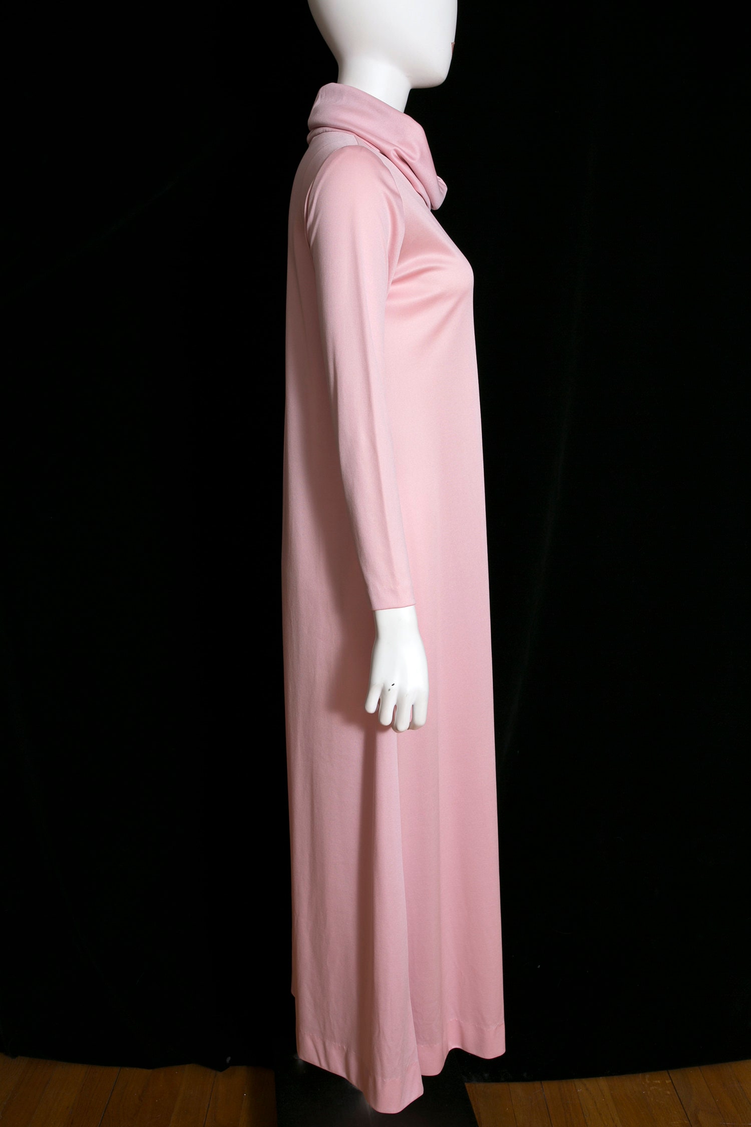 Chic Vintage 70s Dusty Light Pink Maxi Dress With Long Sleeves & Cowl Neck - Etsy Canada Chic Vintage 70s Dusty Light Pink Maxi Dress With Long Sleeves & Cowl Neck - Etsy Canada