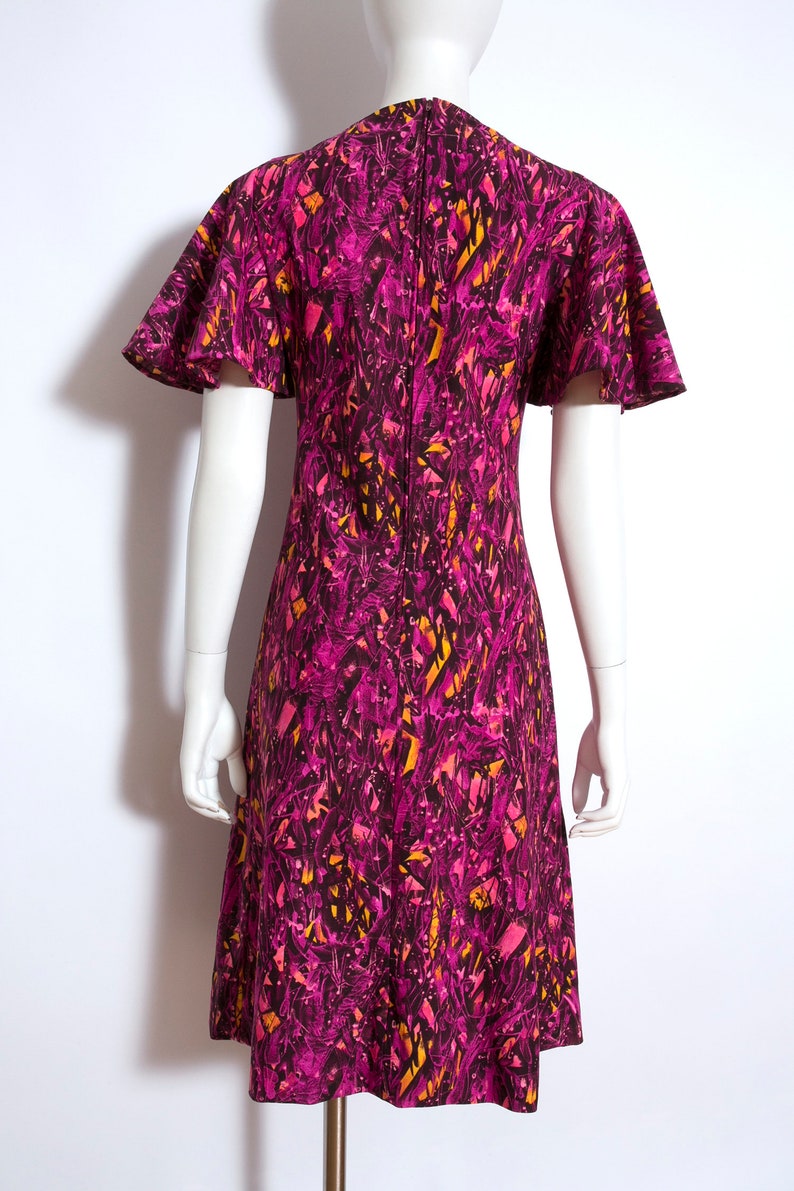 Fantastic Psychedelic Vintage 60s 70s Magenta Purple Pink Abstract Patterned Dress with Flutter Sleeves image 9