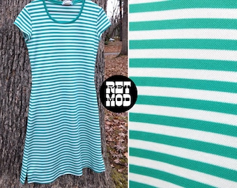 Jolie robe vintage des années 70 à rayures vertes et blanches à manches courtes