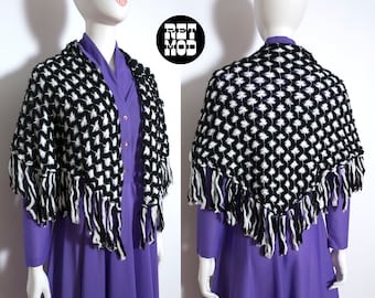 DEADSTOCK So Good Vintage 60s 70s Black White Crochet Fringed Shawl