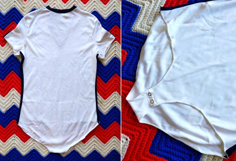 DEADSTOCK Vintage 70s 80s White with Navy Trim Two-Piece V-Neck Leotard & Shorts SET image 5