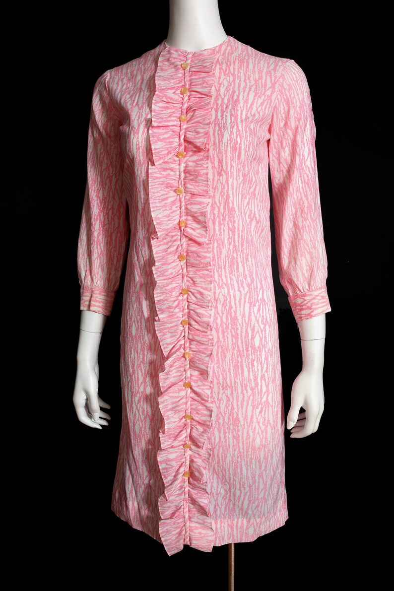 So Precious Vintage 60s 70s Pink /& White Brutalist Abstract Print Shift Dress with Huge Ruffle