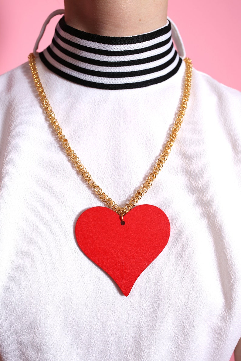 Groovy Vintage 70s 80s Chunky Gold Chain Pendant Necklace with Red Wood Heart Pendant image 2