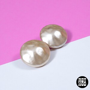 Vintage 60s Round Textured Pearl Style Clip-On Earrings image 3