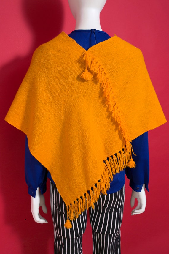 Chic Vintage 70s Mustard Yellow Boho Wool Shawl P… - image 8