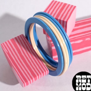 Set of 5 - Vintage 60s 70s 80s Blue & Off-White Plastic Bangle Bracelet Set