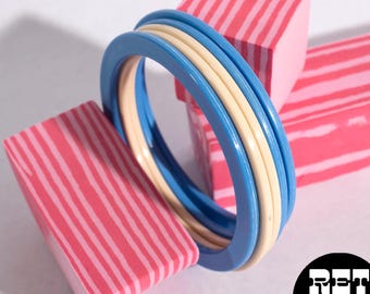 ヴィンテージ 60 年代 ルーサイト バングル セット：幾何学模様と