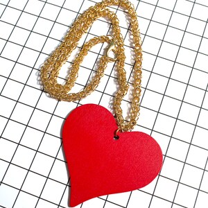 Groovy Vintage 70s 80s Chunky Gold Chain Pendant Necklace with Red Wood Heart Pendant image 4