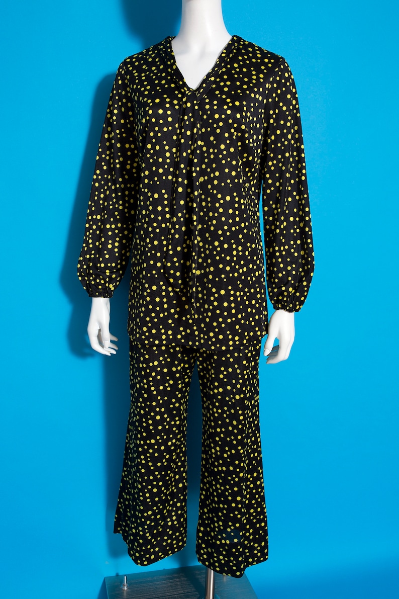 Slinky & Cool Vintage 60s 70s Black and Yellow Polka Dot 2-Piece Set of Pants and Tunic Top with Pussybow image 9