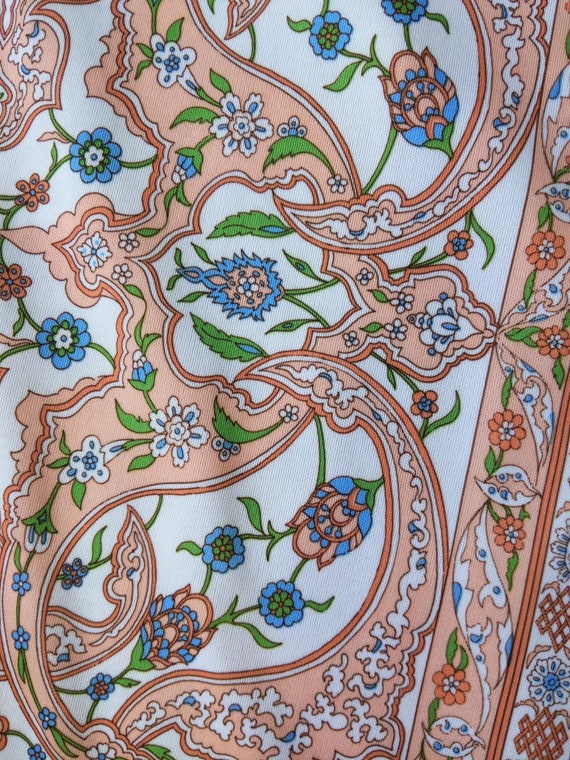 Lovely Art Nouveau Style Novelty Print in Peach, … - image 4