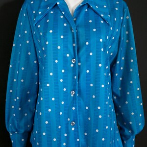 Pop Art Vintage 70s Blue & White Polka Dot Long Sleeve Collared Button Down Shirt PLUS SIZE image 2