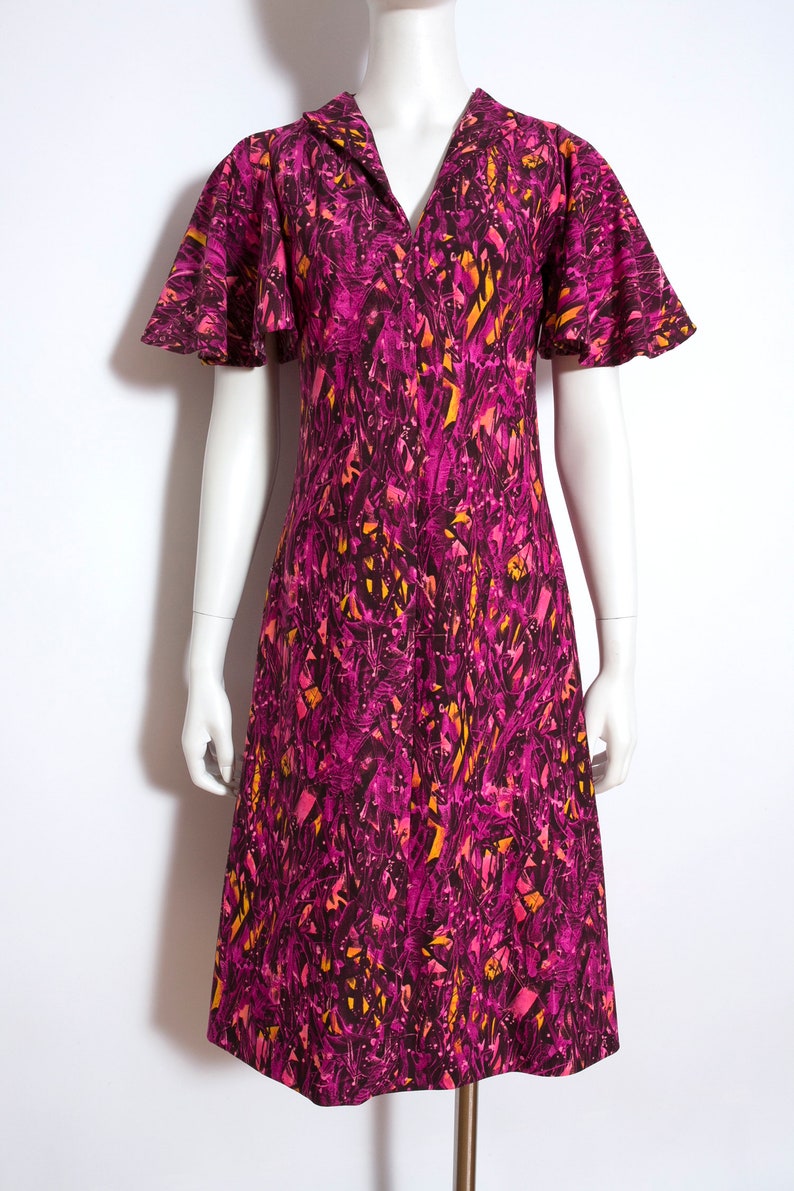 Fantastic Psychedelic Vintage 60s 70s Magenta Purple Pink Abstract Patterned Dress with Flutter Sleeves image 7