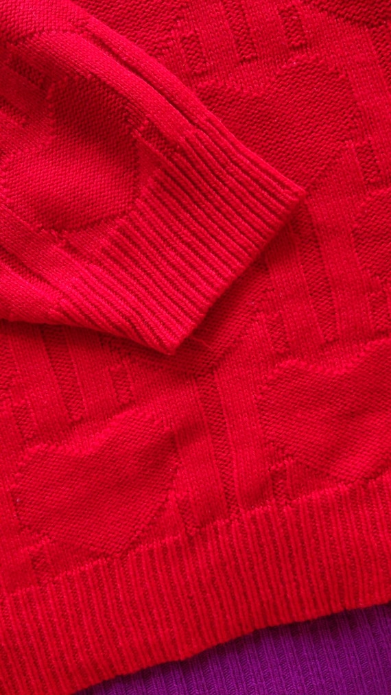 Plus Size Bright Red Heart Patterned Pullover Vin… - image 5