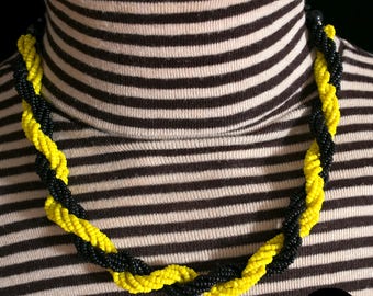 Unique Vintage 70s 80s Yellow Black Twist Glass Seed Bead Necklace