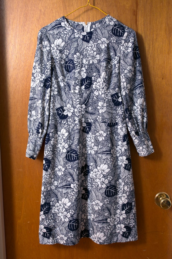 JUNIOR/TEEN SIZE - Cute Vintage 60s 70s Navy & Wh… - image 7