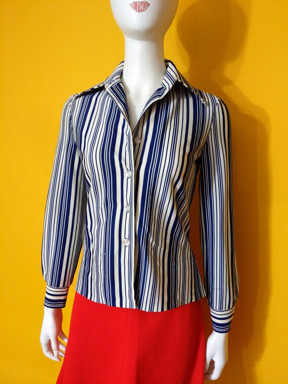 Cool Vintage 60s 70s Navy Blue & White Stripe But… - image 4