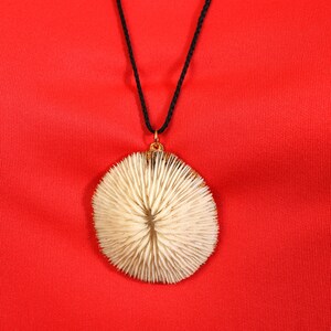 Interesting Vintage White Textured Shell Pendant Necklace image 9