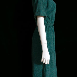 Robe de jour confortable en tissu éponge chiné vert des années 70 et 80 à taille élastique image 6