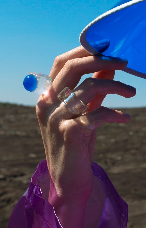 ICONIC Vintage Clear Lucite Statement Cube Ring w… - image 9