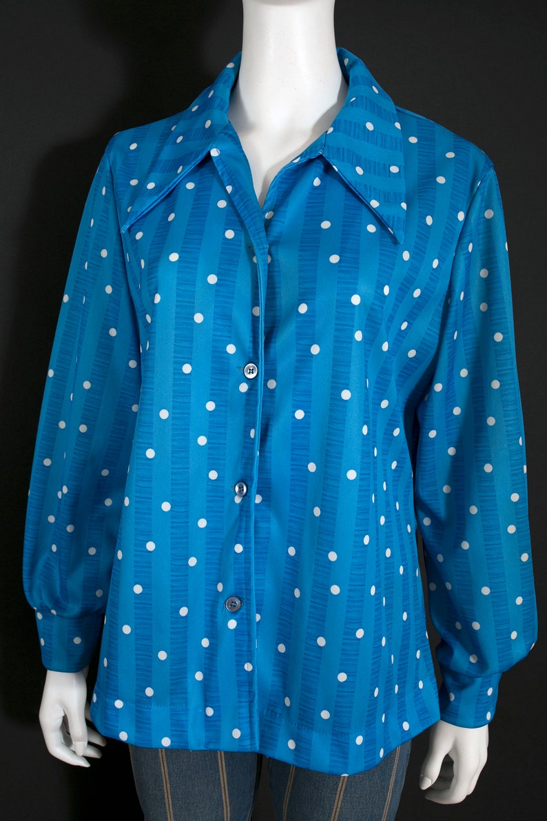 Pop Art Vintage 70s Blue & White Polka Dot Long Sleeve Collared Button Down Shirt PLUS SIZE image 5