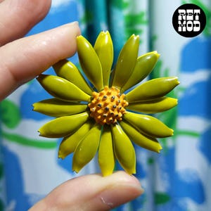 Groovy vintage jaren 60/70 groene madeliefje bloem metalen brochespeld