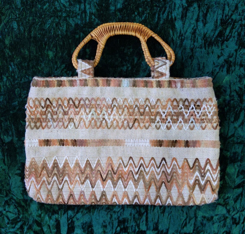 Vintage 70s 80s Beige Embroidered Chevron Patterned Burlap Purse with Wicker Handles image 6