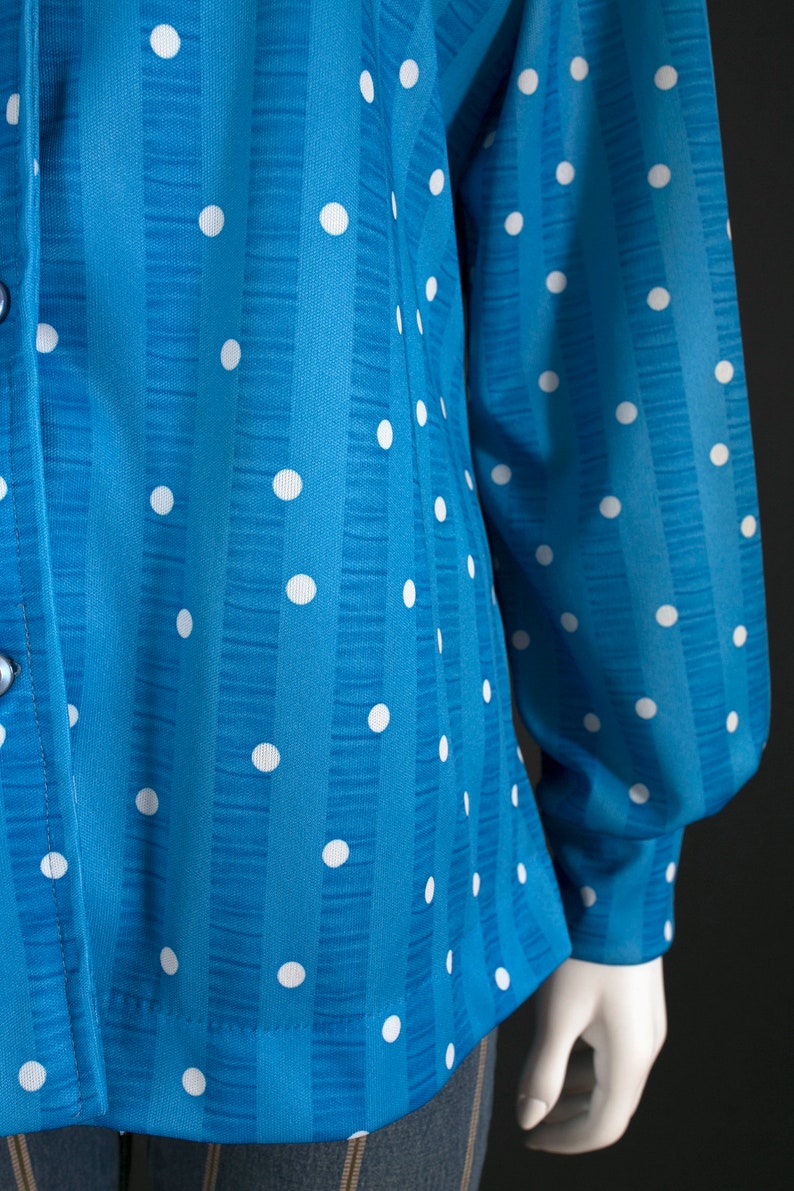 Pop Art Vintage 70s Blue & White Polka Dot Long Sleeve Collared Button Down Shirt PLUS SIZE image 6