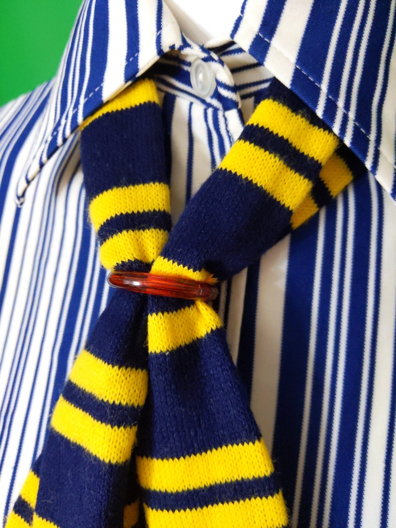 Unique Vintage 60s 70s Navy Blue & Yellow Stripe Soft Acrylic Neck Tie Scarf image 4